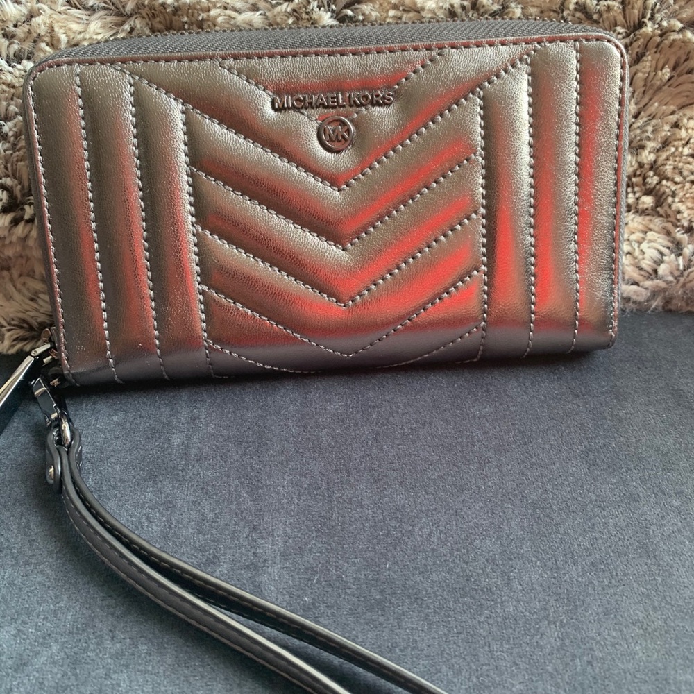 Large Quilted Metallic Leather Smartphone Wristlet